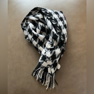 Saks Houndstooth Jacquard Scarf